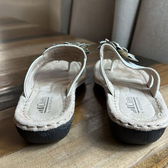 Cliffs by White Mountain Sandals - Picture 4 of 7